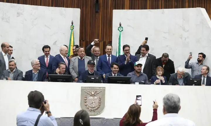 Assembleia Legislativa assegura acordo para votação e sanção de lei que beneficia produtores de leite do Paraná
