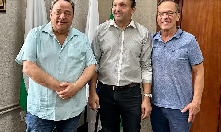 Hussein Bakri visita Foz do Iguaçu e discute investimentos