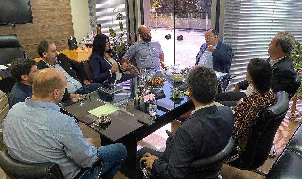 Reunião debate fortalecimento de Universidades de União da Vitória 