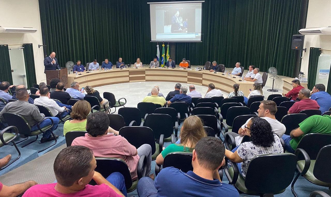 Hussein Bakri prestigia posse da nova diretoria da Associação de Câmaras Municipais dos Campos Gerais 