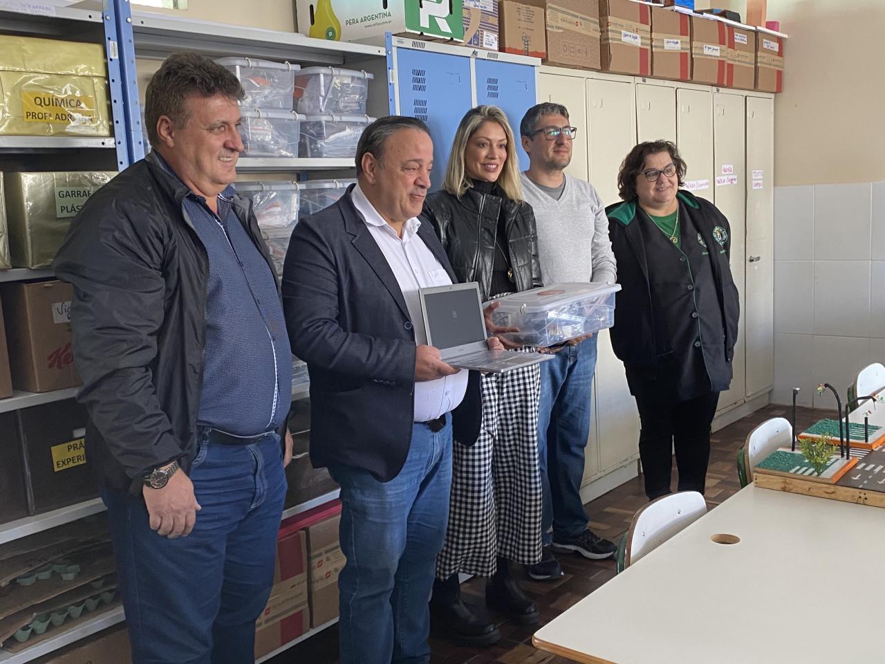 Hussein Bakri almoça com professores e alunos do Colégio Inocêncio de Oliveira em União da Vitória