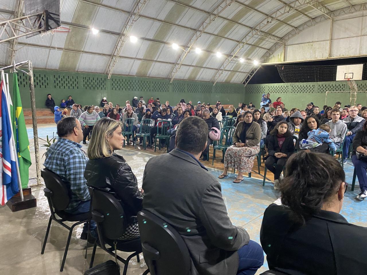 Hussein Bakri participa de encontro com pais e alunos do Colégio Adiles Bordin