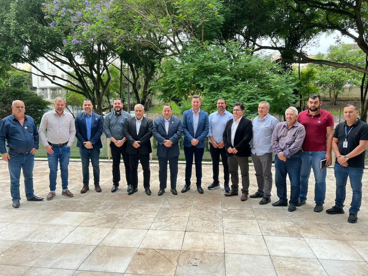 Deputado Hussein Bakri participa de reunião para tratar de melhorias no fornecimento de energia para a região Centro-Sul