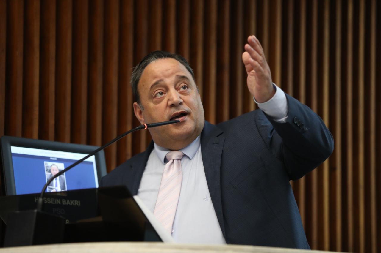 Deputado Hussein Bakri anuncia para o início de janeiro obras de reforma em dois colégios estaduais de Ponta Grossa