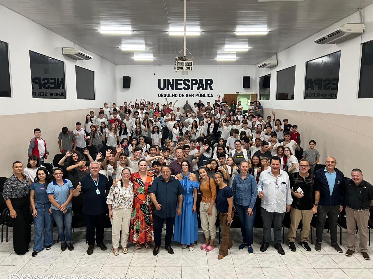 Hussein Bakri assina ata para início da reforma do Colégio José Anchieta em União da Vitória