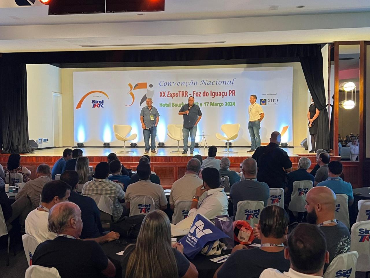 Hussein Bakri participa da 37ª Convenção Nacional do SindTRR em Foz do Iguaçu 