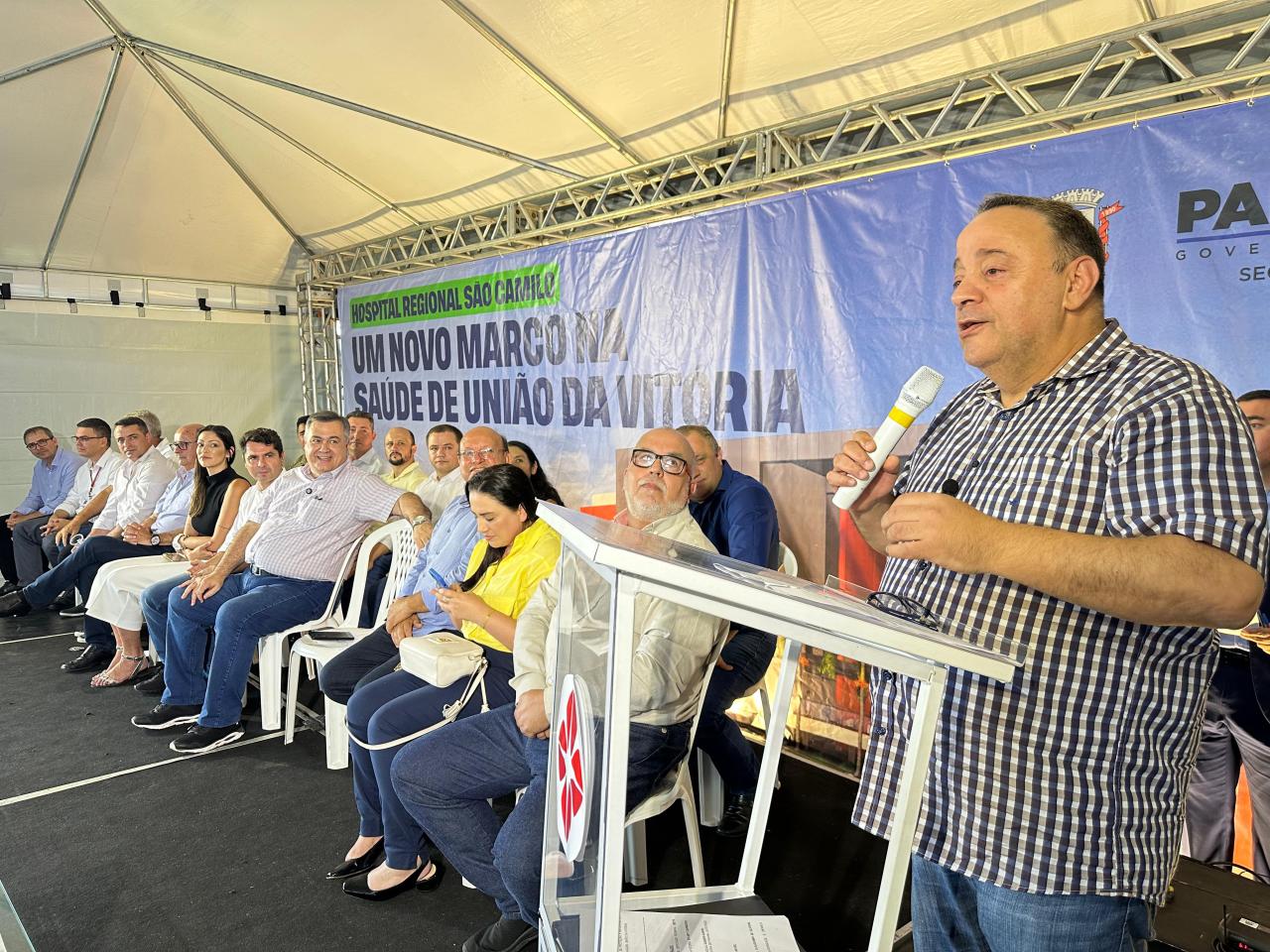 Deputado Hussein Bakri comemora a liberação de R$ 31,5 milhões para a saúde do Sul do Paraná