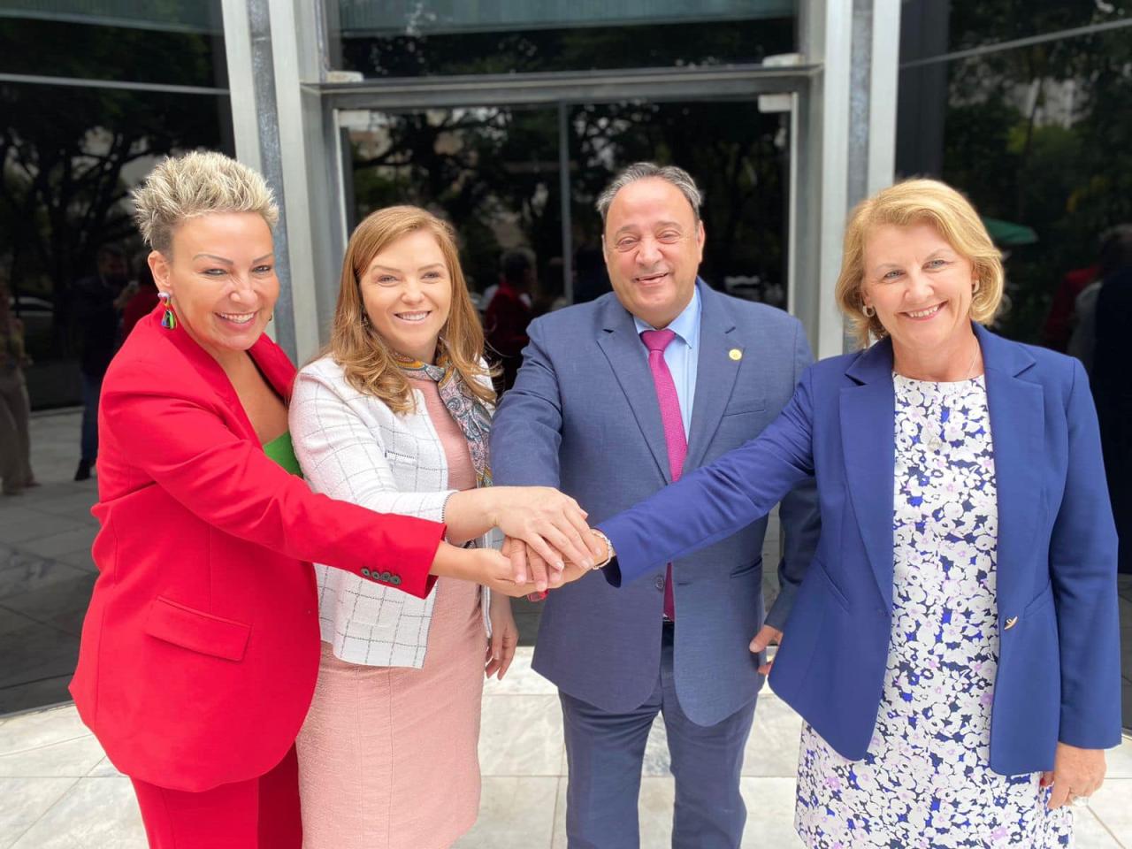Deputado Hussein Bakri comemora aprovação de projeto para apoio financeiro a mulheres vítimas de violência