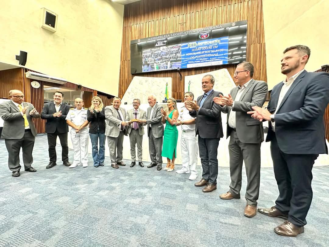 Deputado Hussein Bakri homenageia 90 anos da empresa Portos do Paraná em sessão solene na Assembleia Legislativa