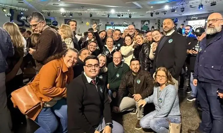 Comitiva liderada por Hussein Bakri leva força da região Sul à convenção que oficializou Sandro Alex