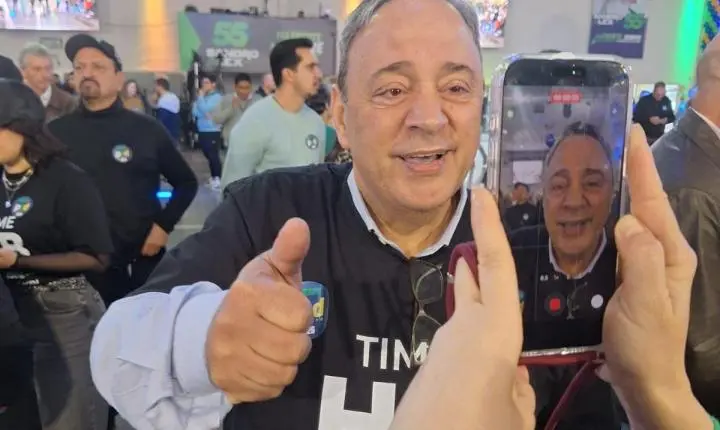 Comitiva liderada por Hussein Bakri leva força da região Sul à convenção que oficializou Sandro Alex