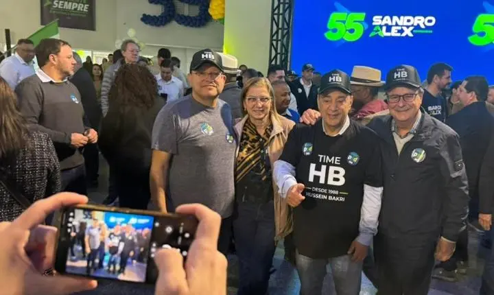 Comitiva liderada por Hussein Bakri leva força da região Sul à convenção que oficializou Sandro Alex
