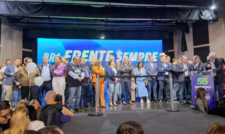 Comitiva liderada por Hussein Bakri leva força da região Sul à convenção que oficializou Sandro Alex