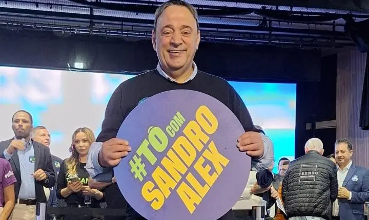 Comitiva liderada por Hussein Bakri leva força da região Sul à convenção que oficializou Sandro Alex
